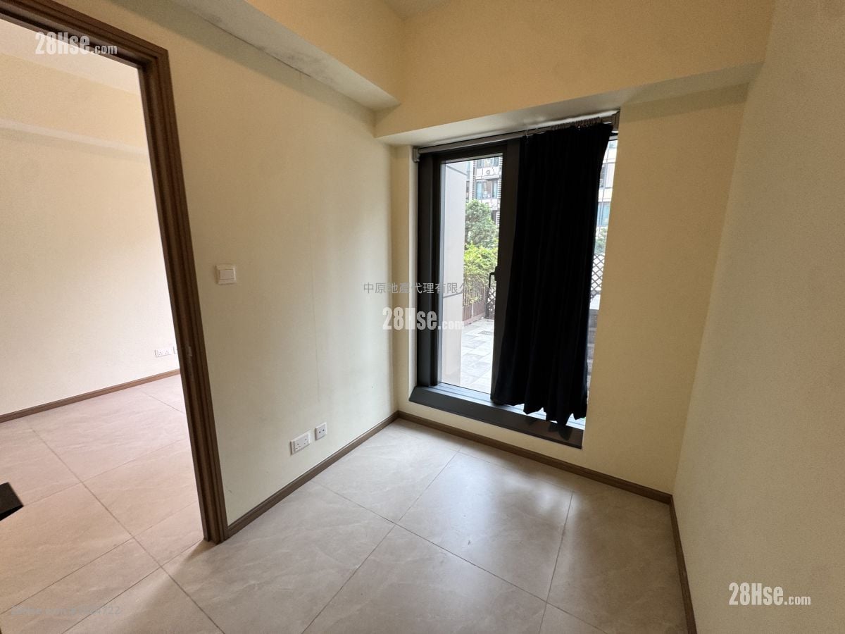 #Lyos Sell 1 Bedroom , 1 Bathroom 282 ft²