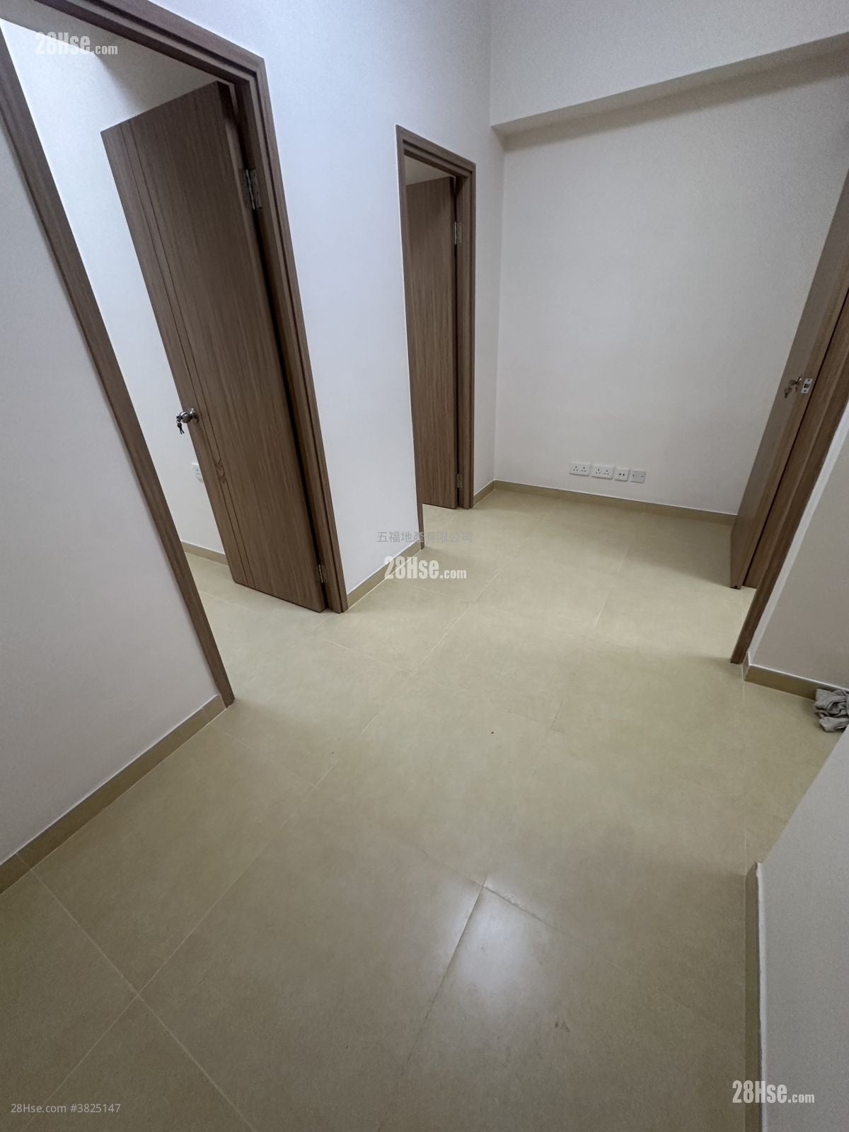 Chinese Mansion Rental 3 Bedrooms , 1 Bathroom 409 ft²
