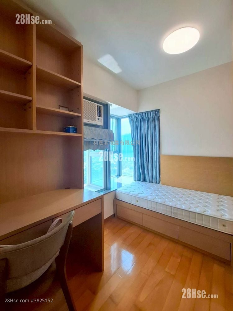 Seaview Crescent Rental 2 Bedrooms 573 ft²