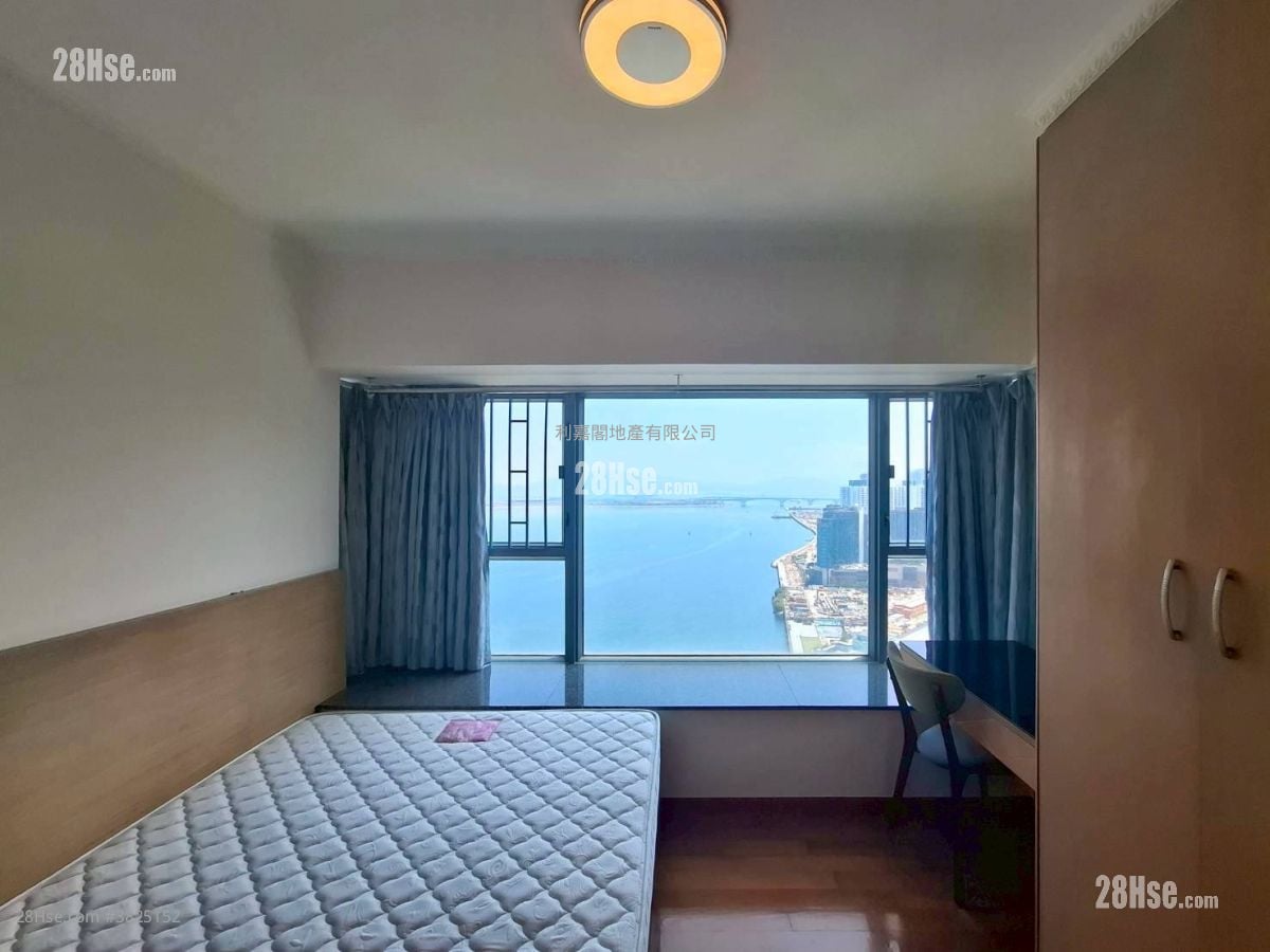 Seaview Crescent Rental 2 Bedrooms 573 ft²