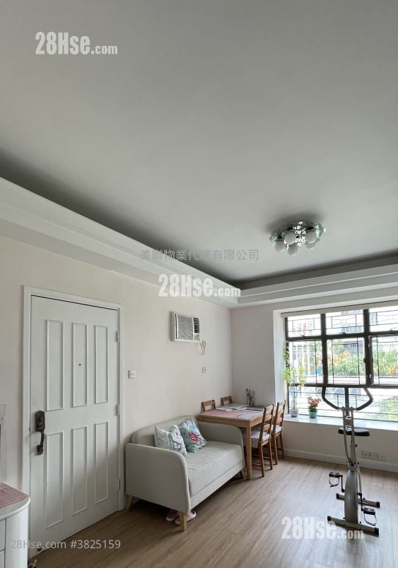 Sui Pak Villa Sell 3 Bedrooms 725 ft²