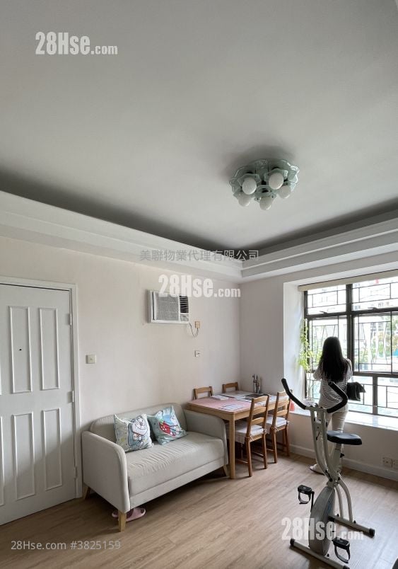 Sui Pak Villa Sell 3 Bedrooms 725 ft²