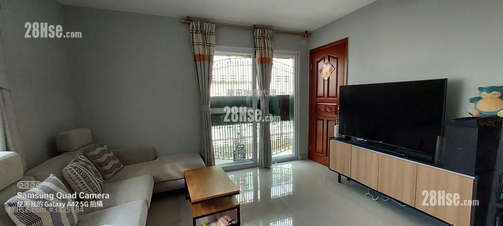 村屋 售盤 3 房 , 1 浴室 700 平方呎