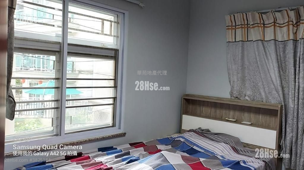 村屋 售盤 3 房 , 1 浴室 700 平方呎