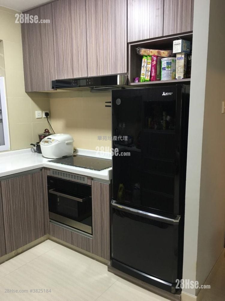 村屋 售盤 3 房 , 1 浴室 700 平方呎