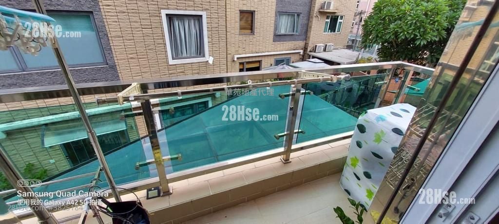 村屋 售盤 3 房 , 1 浴室 700 平方呎