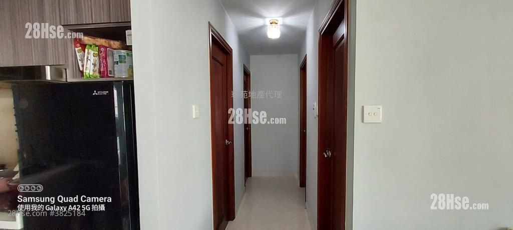 村屋 售盤 3 房 , 1 浴室 700 平方呎