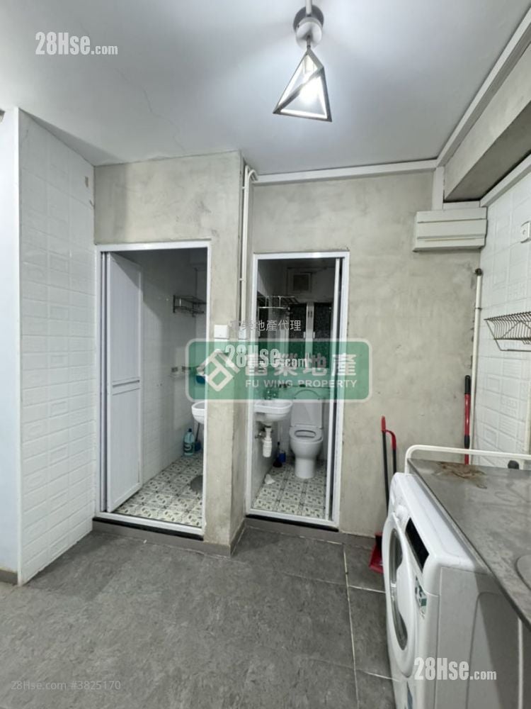 Cosmopolitan Centre Sell 4 Bedrooms , 1 Bathroom 565 ft²