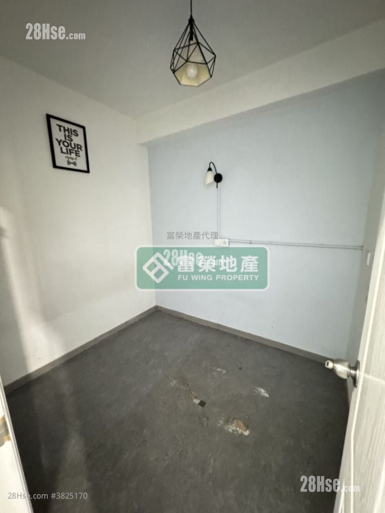 Cosmopolitan Centre Sell 4 Bedrooms , 1 Bathroom 565 ft²