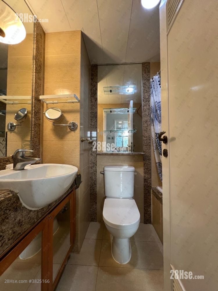 Sky Tower Sell 2 Bedrooms 452 ft²