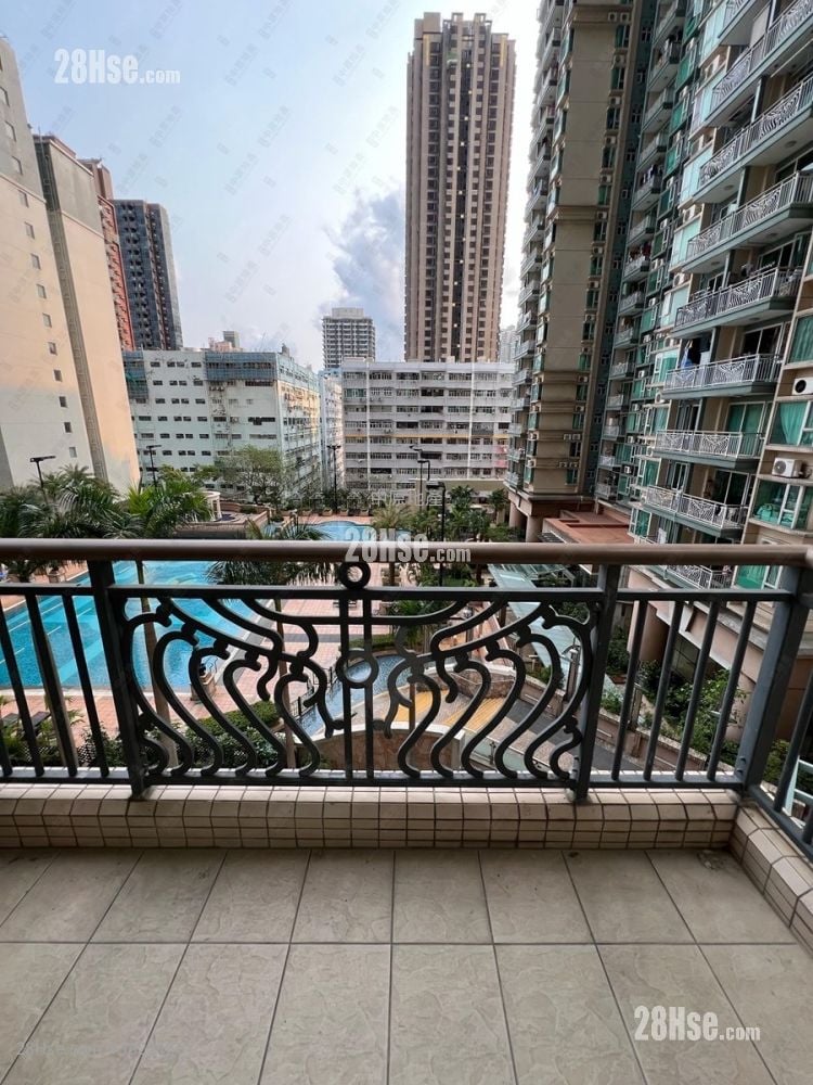 Sky Tower Sell 2 Bedrooms 452 ft²