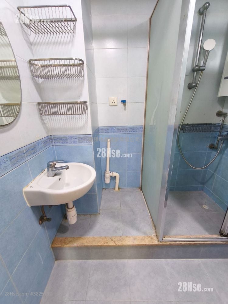 Hung Wai Building Rental 2 Bedrooms , 1 Bathroom 305 ft²