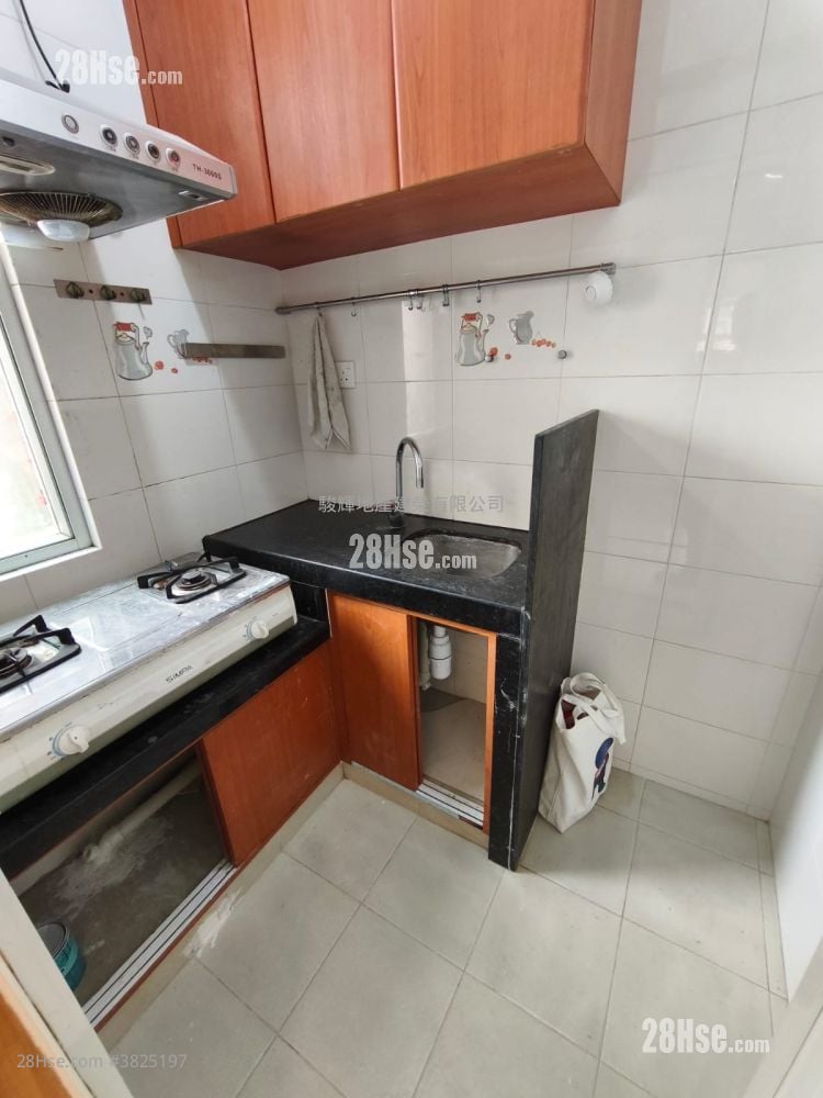 Hung Wai Building Rental 2 Bedrooms , 1 Bathroom 305 ft²