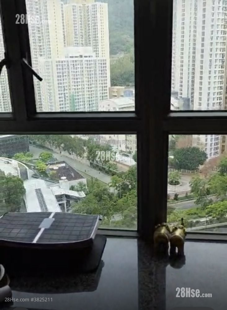 Park Central Sell 3 Bedrooms 677 ft²