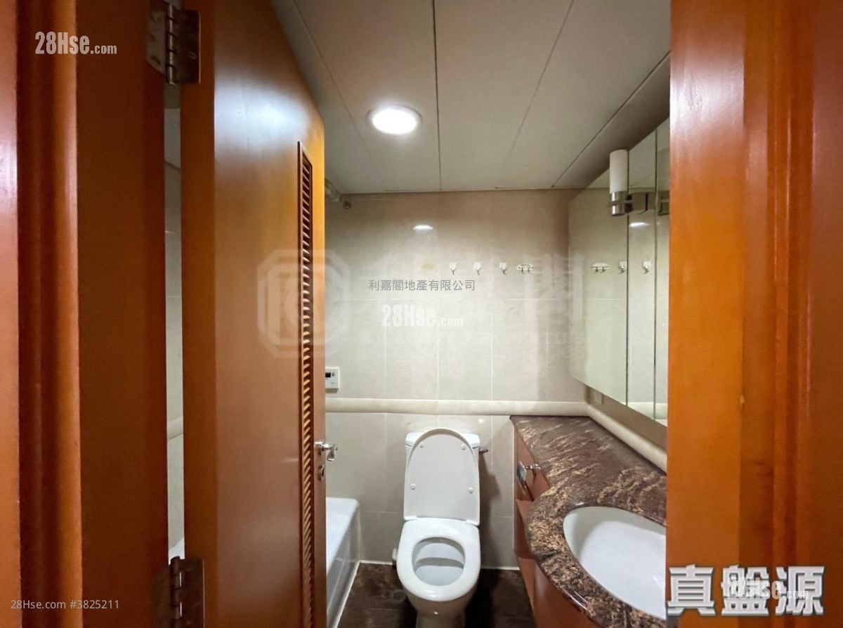 Park Central Sell 3 Bedrooms 677 ft²