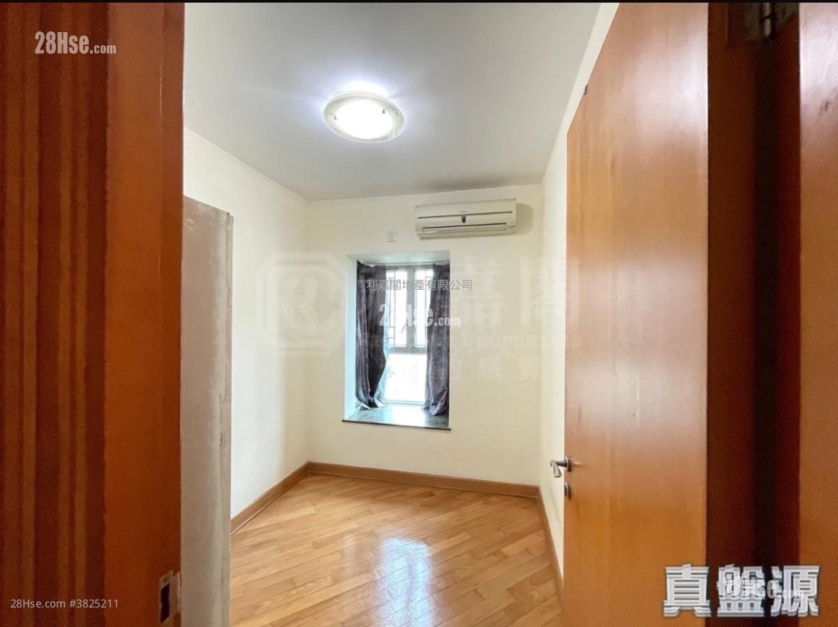 Park Central Sell 3 Bedrooms 677 ft²