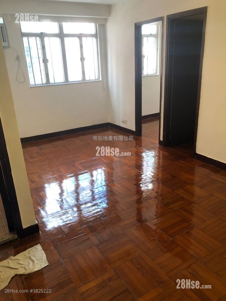 啟發大廈 租盤 2 房 , 1 浴室 380 平方呎