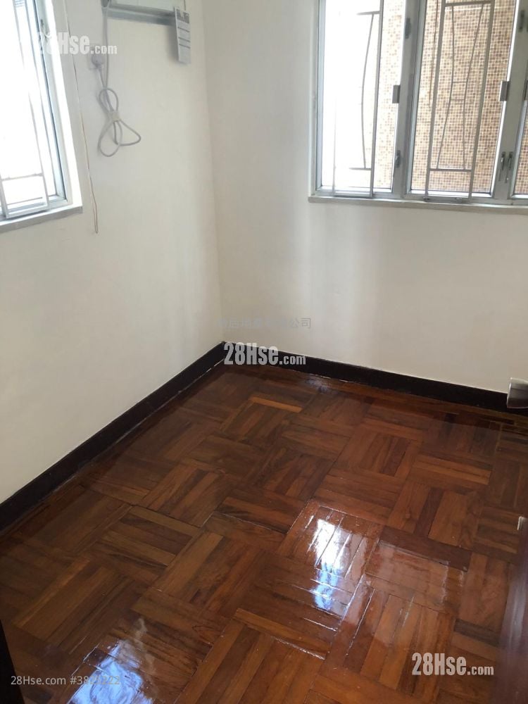 啟發大廈 租盤 2 房 , 1 浴室 380 平方呎