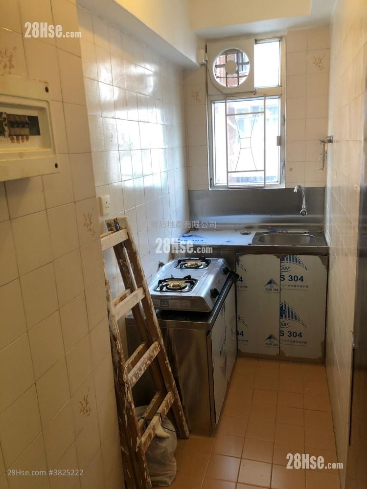 啟發大廈 租盤 2 房 , 1 浴室 380 平方呎