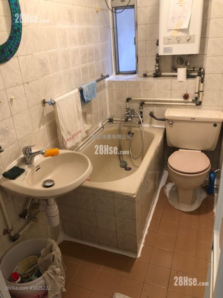 啟發大廈 租盤 2 房 , 1 浴室 380 平方呎