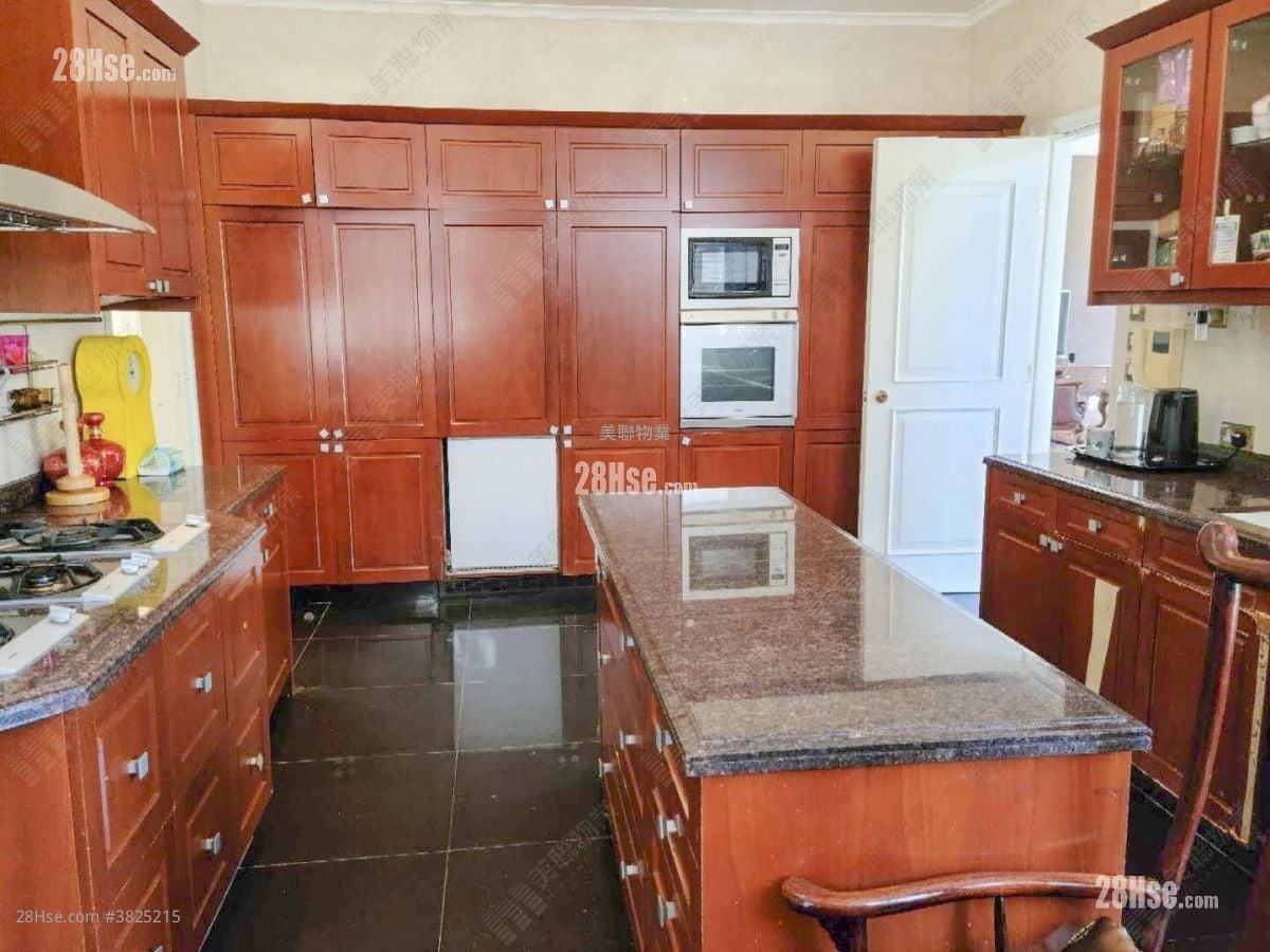 The Royal Oaks Sell 5+ Bedrooms , 5+ Bathrooms 5,529 ft²