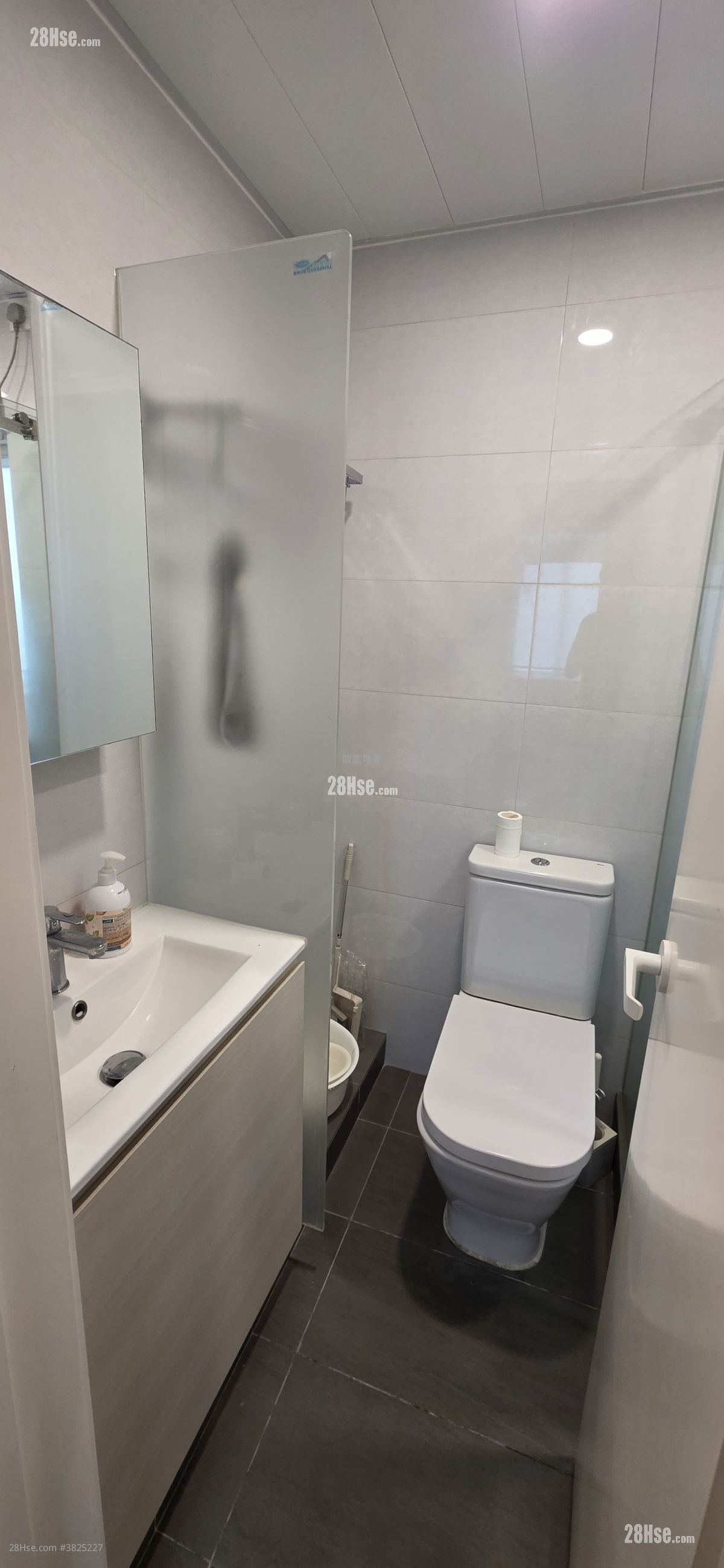 单幢楼房 售盘 2 房 , 1 浴室 440 平方尺