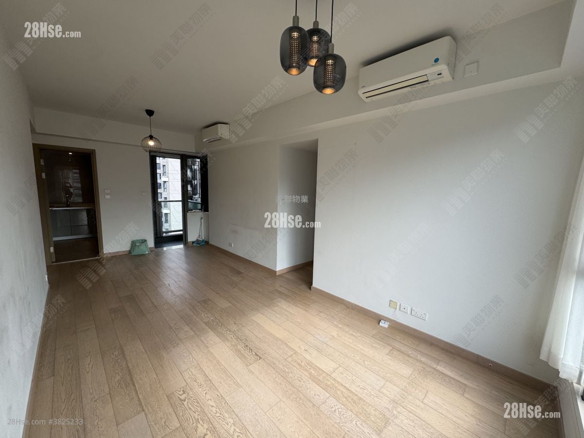 Solaria Sell 3 Bedrooms , 3 Bathrooms 832 ft²