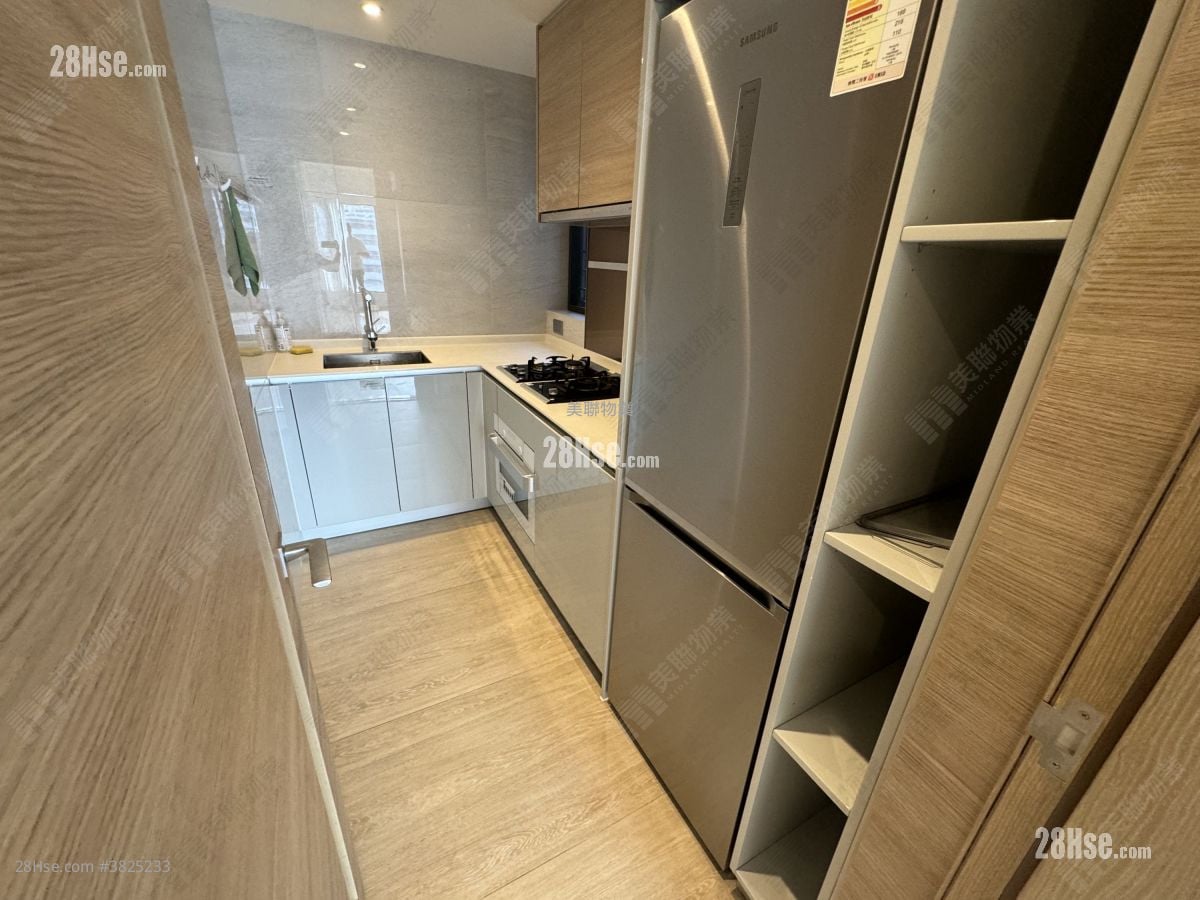 Solaria Sell 3 Bedrooms , 3 Bathrooms 832 ft²