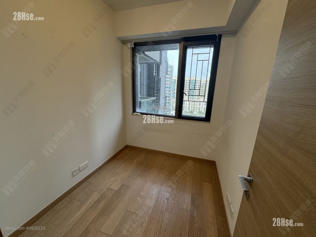 Solaria Sell 3 Bedrooms , 3 Bathrooms 832 ft²