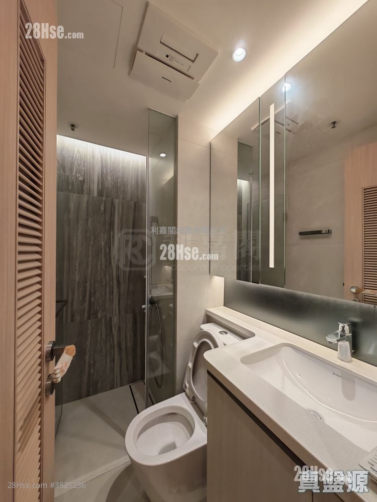 The Parkland Sell 2 Bedrooms 449 ft²