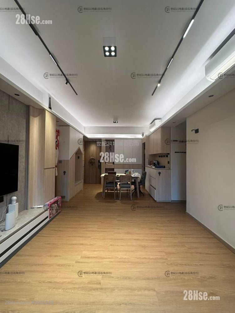 Centra Horizon Rental 3 Bedrooms , 2 Bathrooms 987 ft²