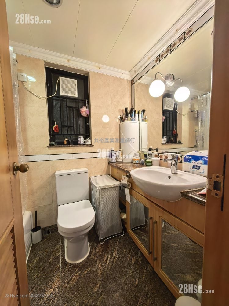 Oscar By The Sea Sell 2 Bedrooms , 1 Bathroom 481 ft²