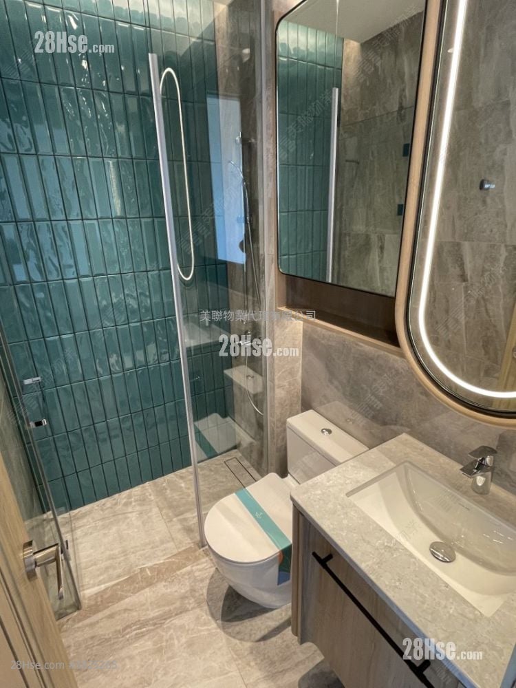 浴室: 朗天峰 售盤 1 房 , 1 浴室 286 平方呎