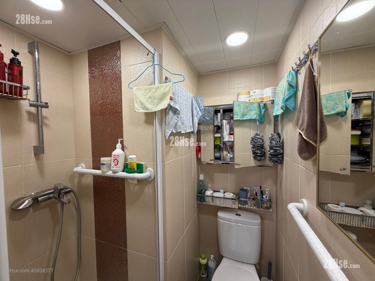 康怡花園 售盤 3 房 , 2 浴室 623 平方呎