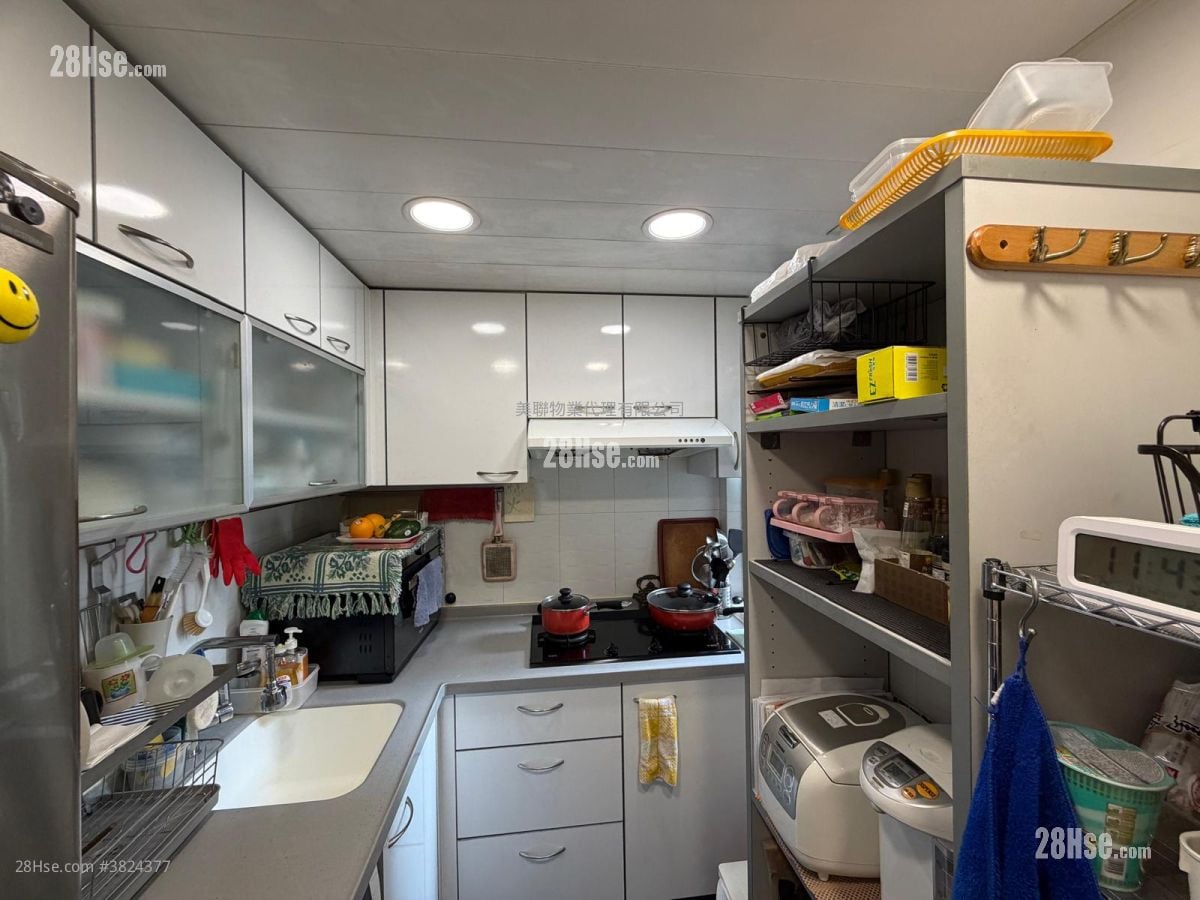 康怡花園 售盤 3 房 , 2 浴室 623 平方呎