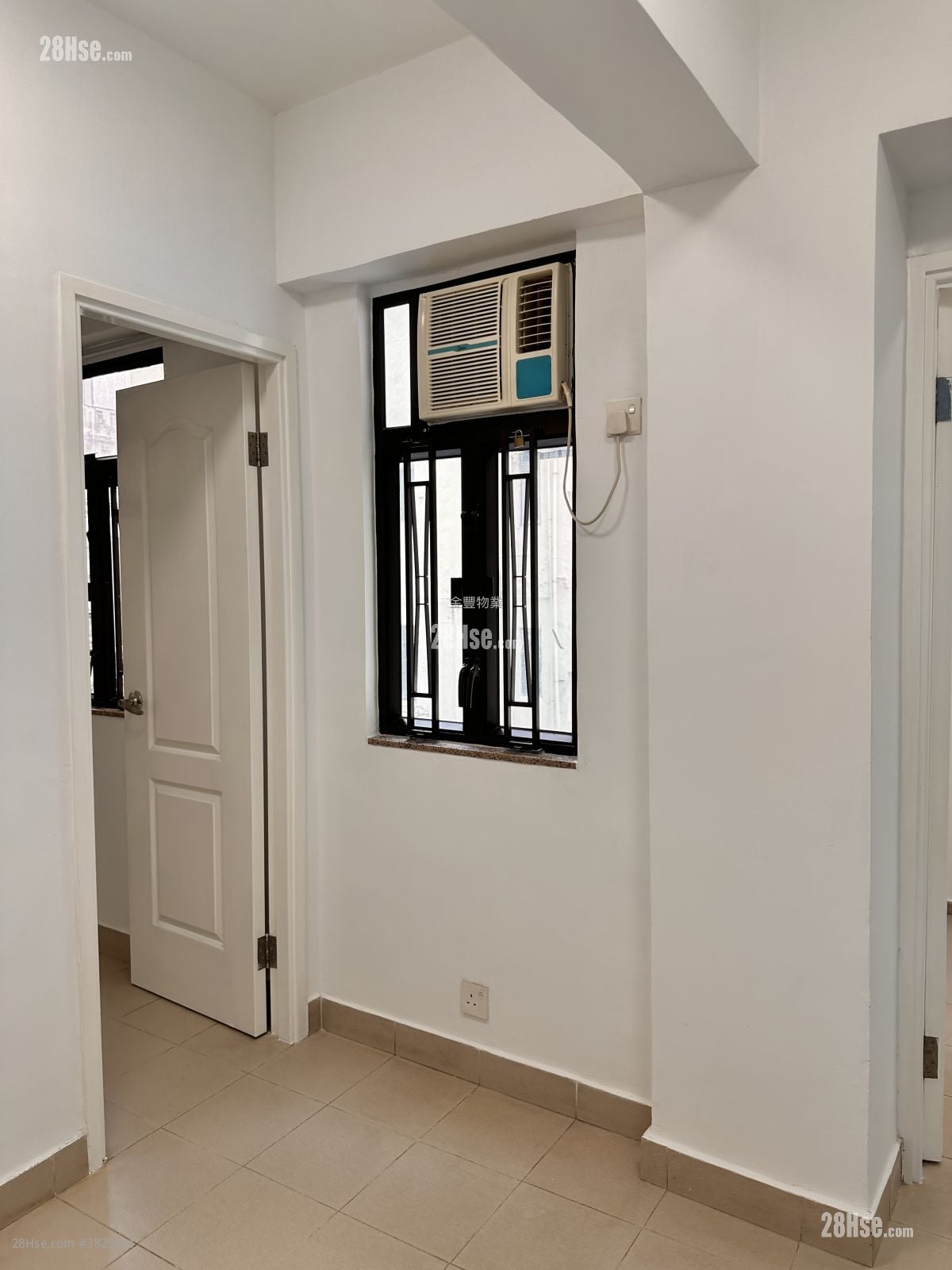 唐楼 租盘 2 房 , 1 浴室 351 平方尺