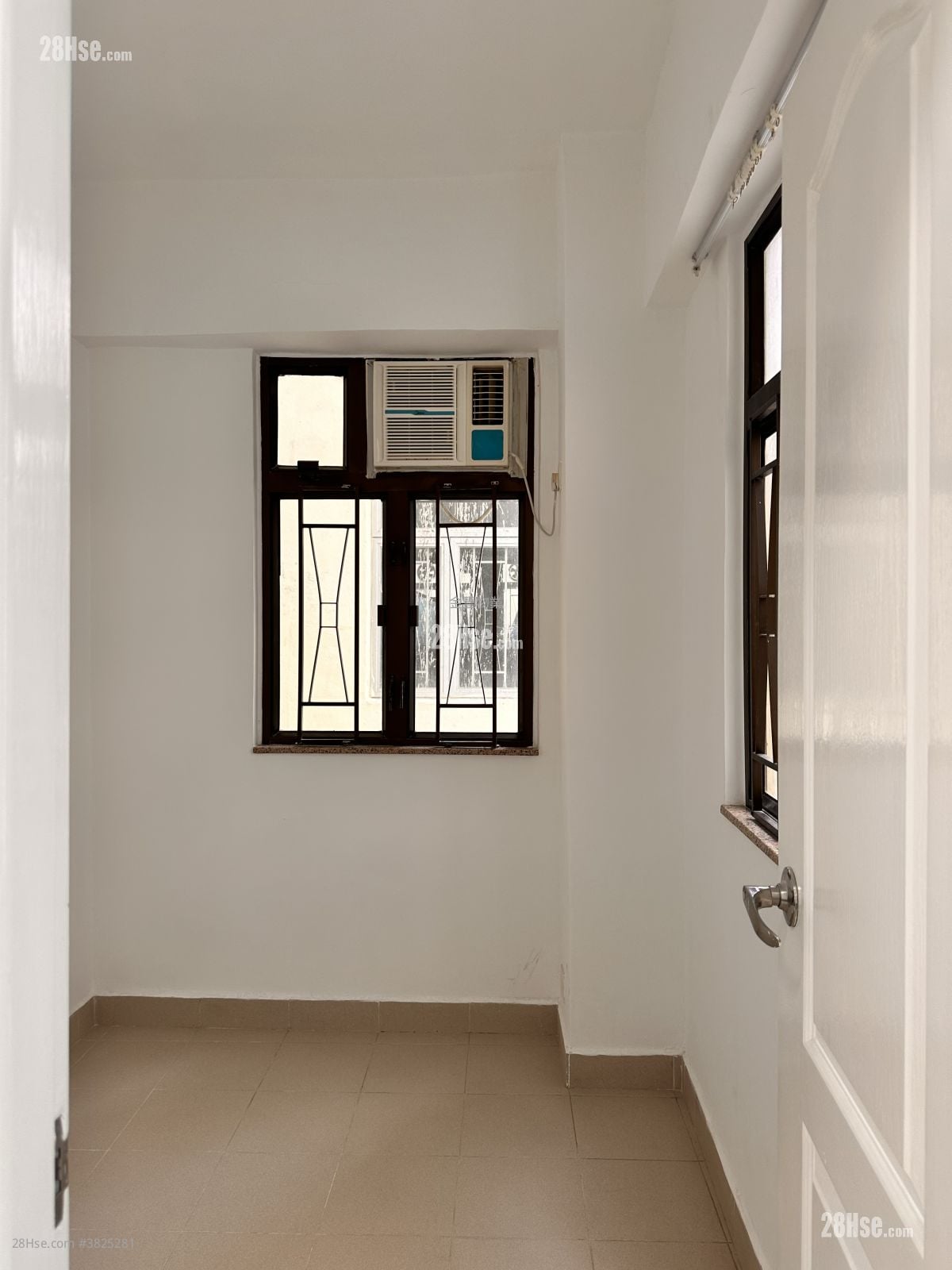 唐楼 租盘 2 房 , 1 浴室 351 平方尺