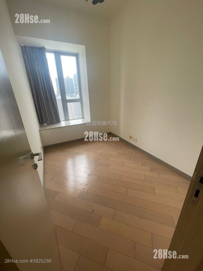 The Latitude Sell 4 Bedrooms , 3 Bathrooms 1,333 ft²