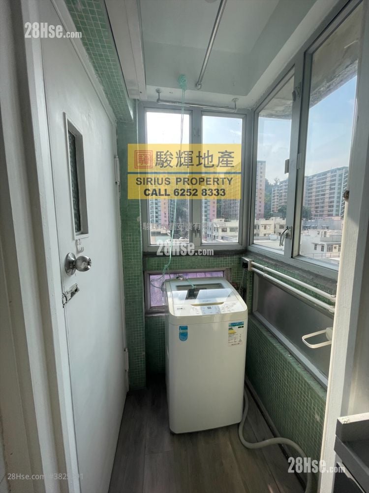 Wah On Court Rental 305 ft²