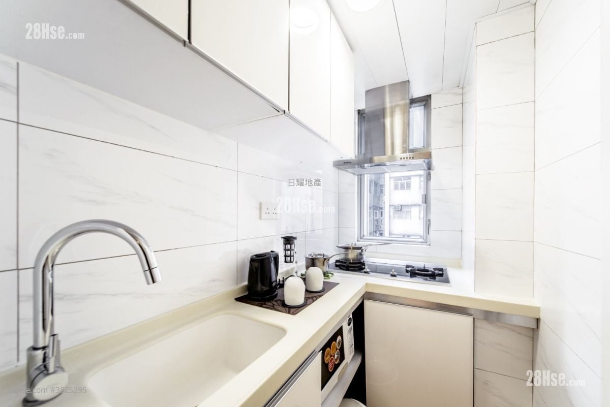 薈賢居 租盤 2 房 , 1 浴室 380 平方呎