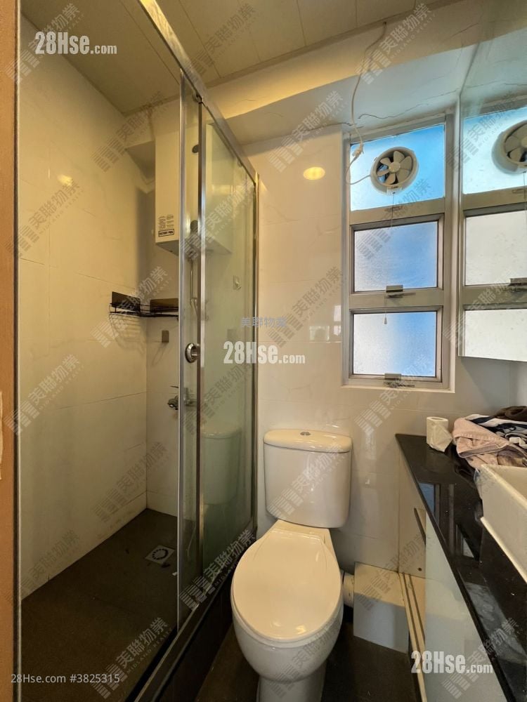 浴室: 翠林花园 售盘 2 房 330 平方尺