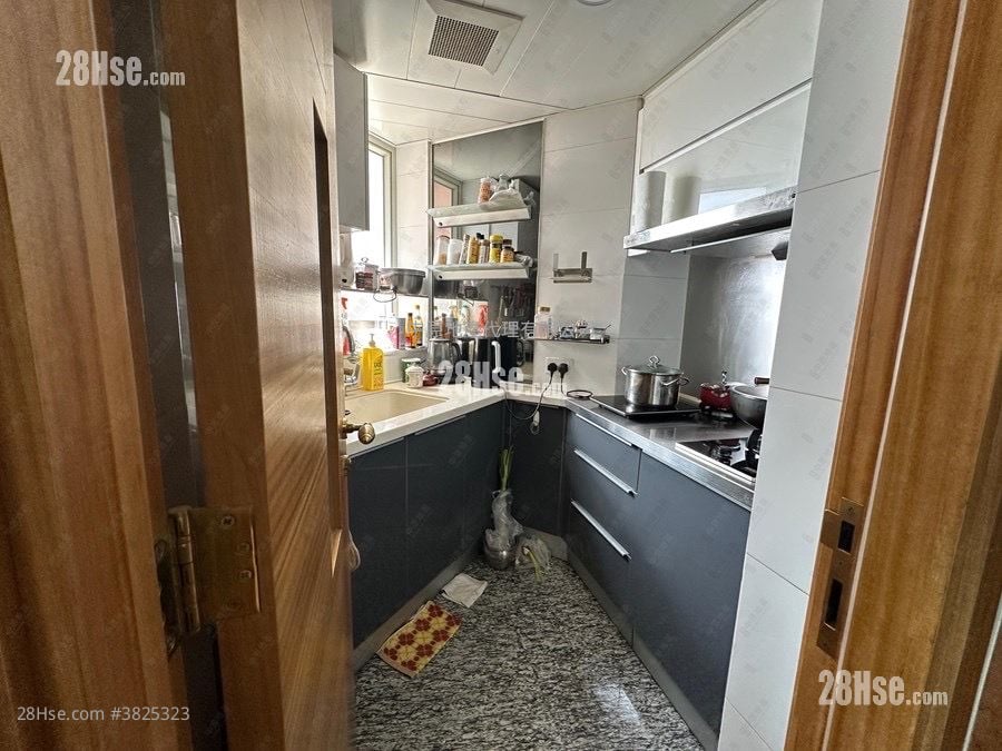 名城 售盘 3 房 , 2 浴室 680 平方尺