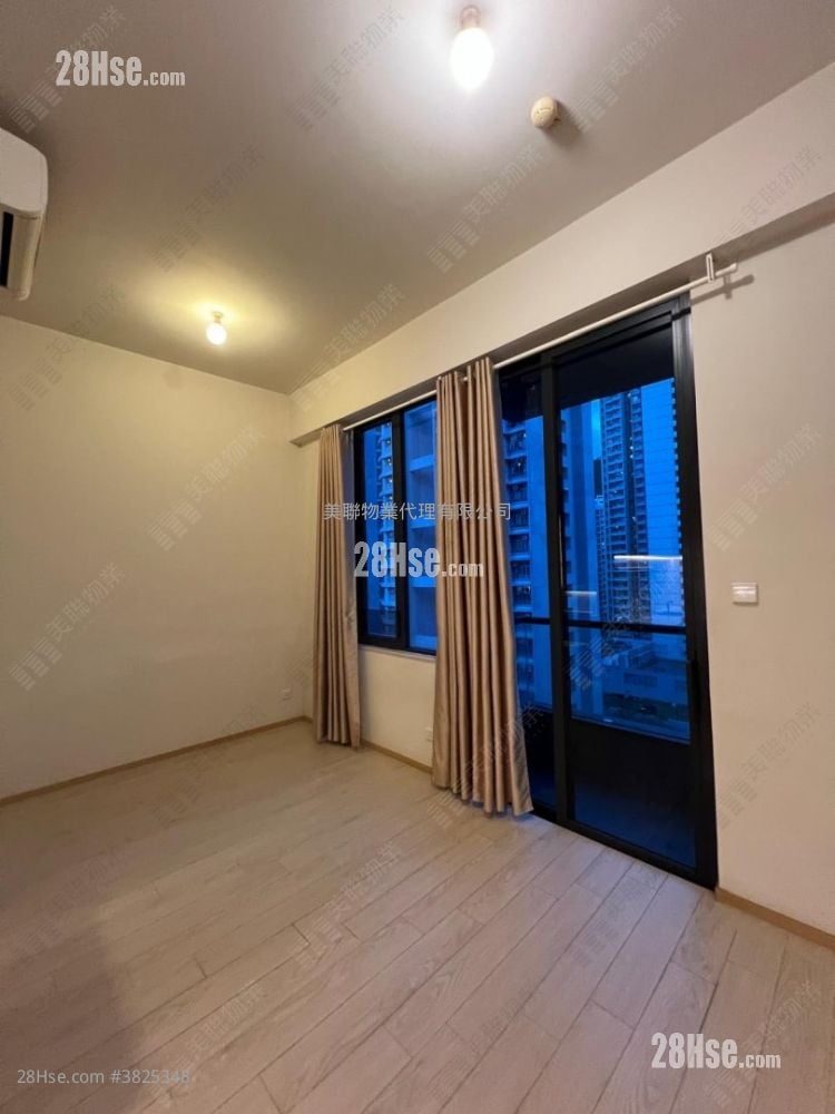 Edition 178 Rental 247 ft²