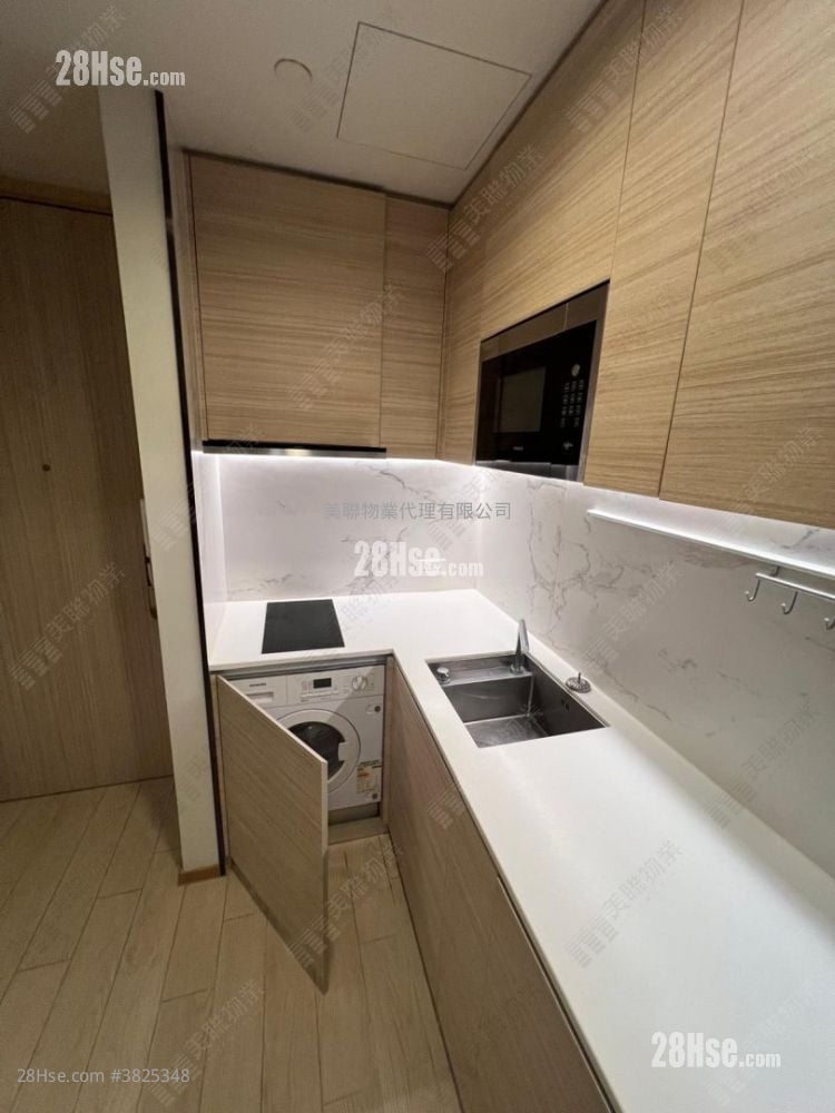 Edition 178 Rental 247 ft²