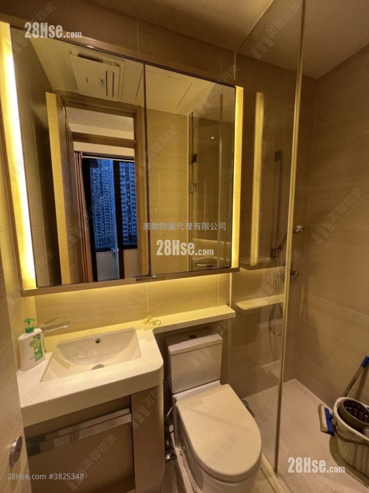 Edition 178 Rental 247 ft²