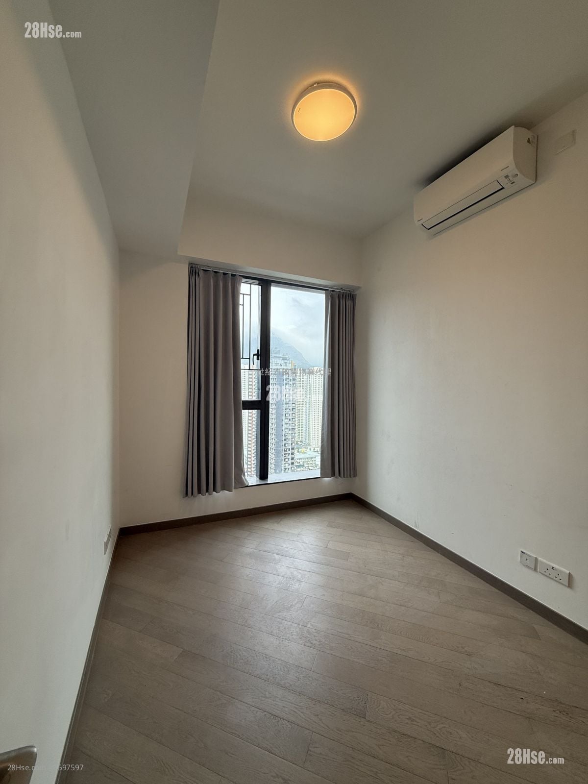 Upper River Bank Rental 2 Bedrooms , 1 Bathroom 585 ft²