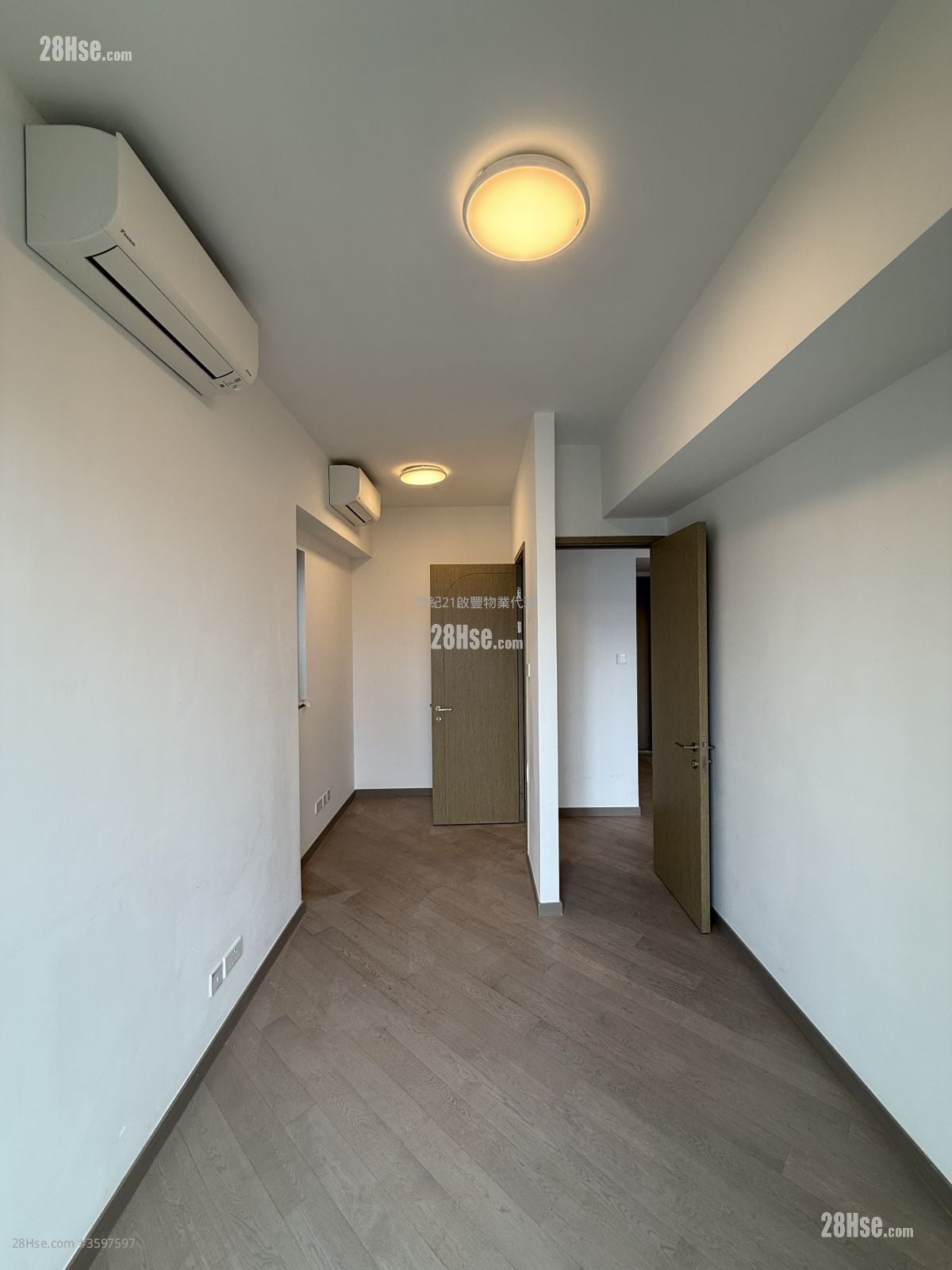 Upper River Bank Rental 2 Bedrooms , 1 Bathroom 585 ft²