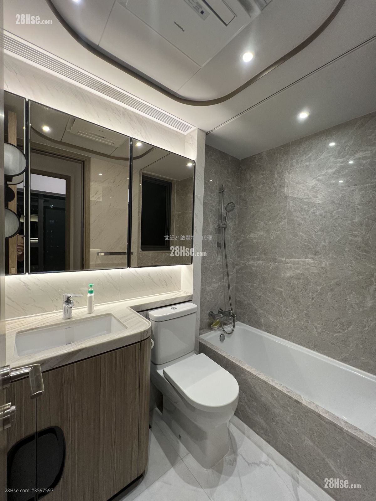 Upper River Bank Rental 2 Bedrooms , 1 Bathroom 585 ft²