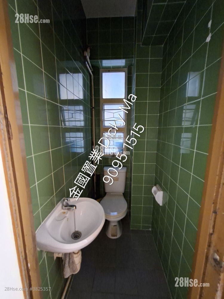 Yiu Kei Mansion Rental 4 Bedrooms , 1 Bathroom 699 ft²