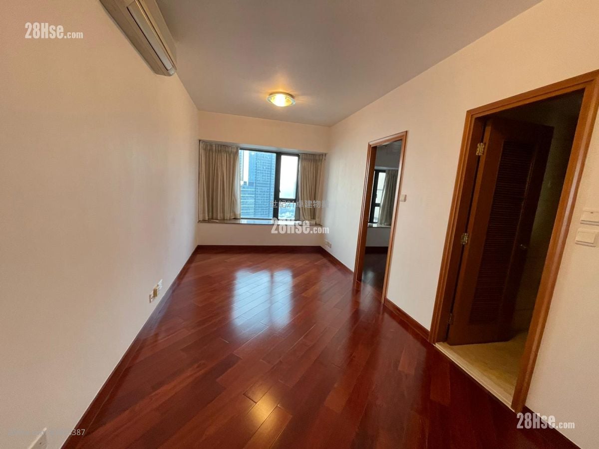 The Arch Sell 1 Bedroom , 1 Bathroom 420 ft²